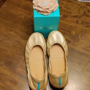 Champagne Tieks size 8